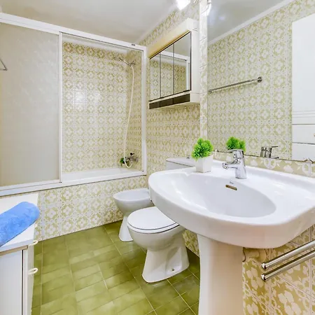 Paramon For 6 Pers Apartment *
