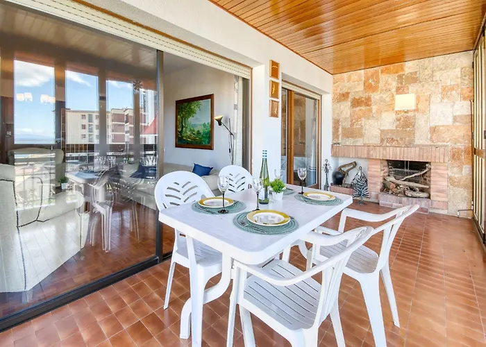 Apartmán In With Pool And Terrace *