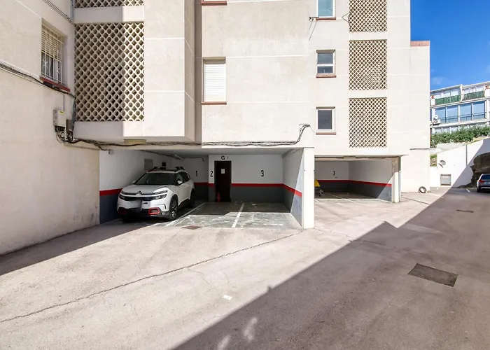 In With Pool And Terrace *