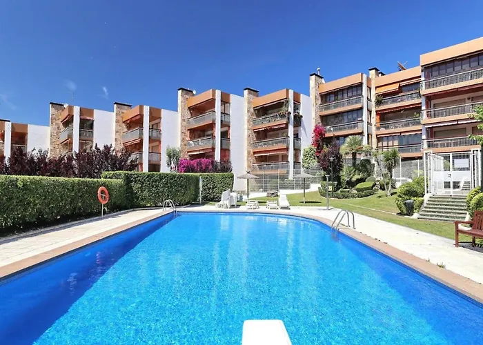 In With Pool And Terrace Apartmán Roses