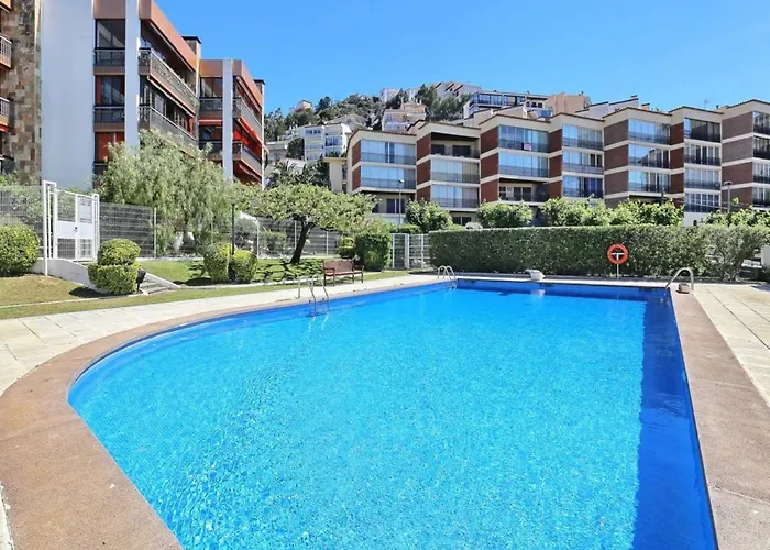 Apartmán In With Pool And Terrace Roses